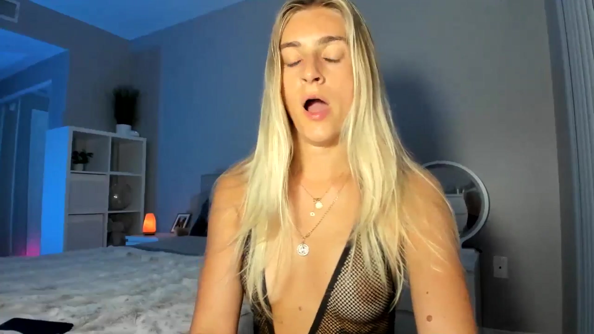 Gallery image thumbnail from Vodka_Queen's myfreecams stream on, 09/09/2025, 06:18 image 20 of 20