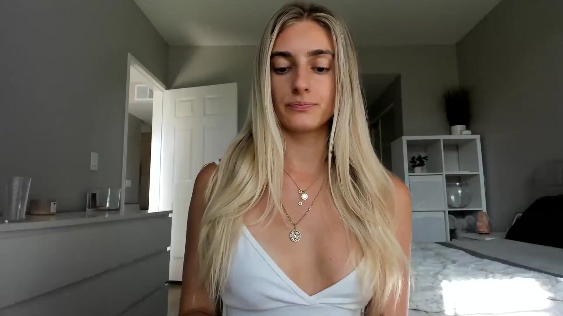 Gallery image thumbnail from Vodka_Queen's myfreecams stream on, 09/09/2025, 23:55 image 7 of 20