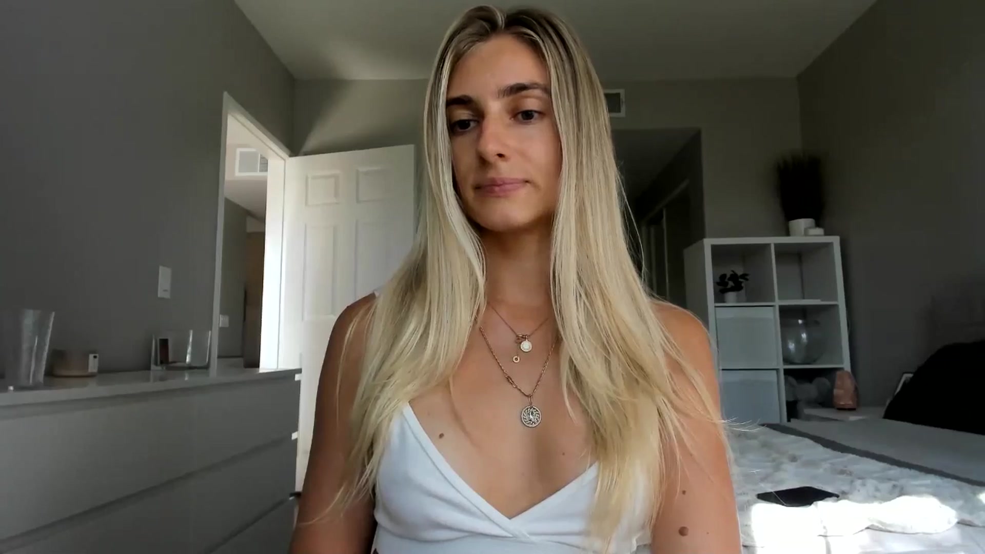 Gallery image thumbnail from Vodka_Queen's myfreecams stream on, 09/09/2025, 23:55 image 2 of 20