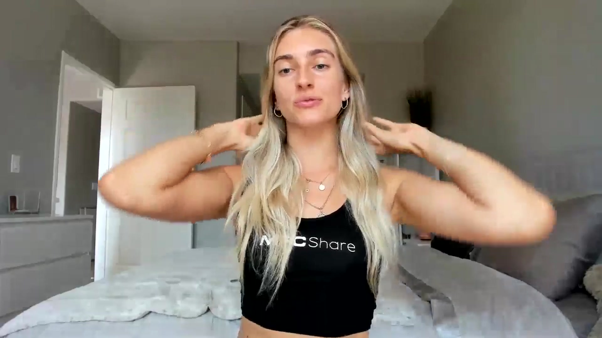Gallery image thumbnail from Vodka_Queen's myfreecams stream on, 09/11/2025, 24:09 image 3 of 20