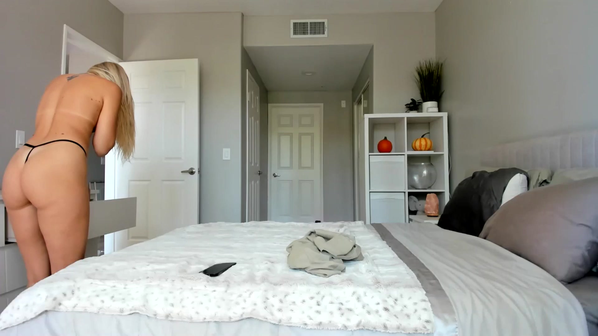 Gallery image thumbnail from Vodka_Queen's myfreecams stream on, 09/11/2025, 23:02 image 1 of 20