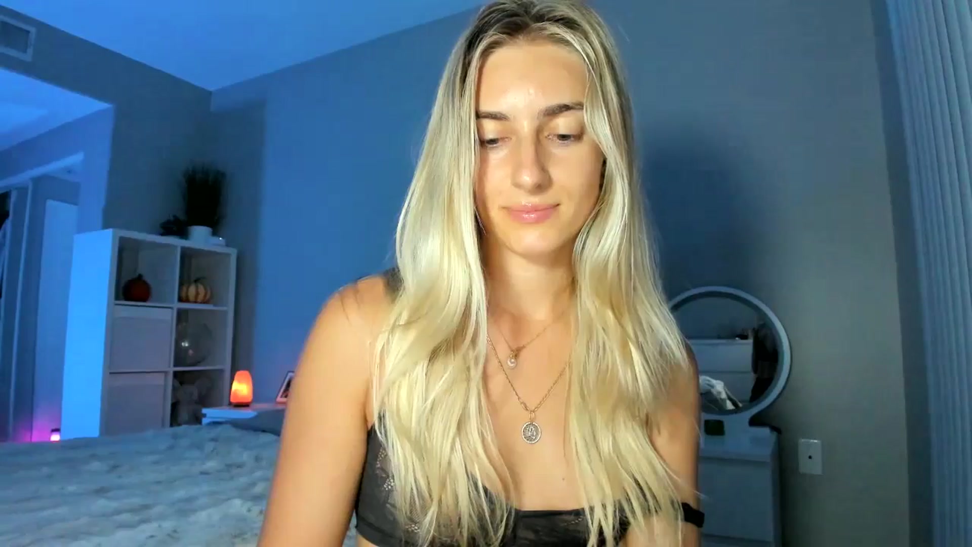 Gallery image thumbnail from Vodka_Queen's myfreecams stream on, 09/14/2025, 07:48 image 13 of 20