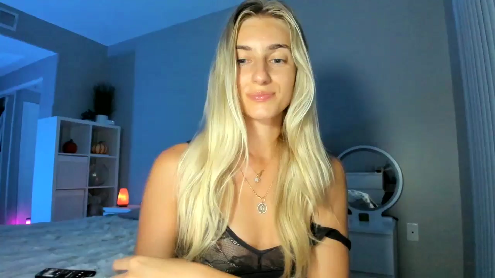 Gallery image thumbnail from Vodka_Queen's myfreecams stream on, 09/14/2025, 07:48 image 1 of 20