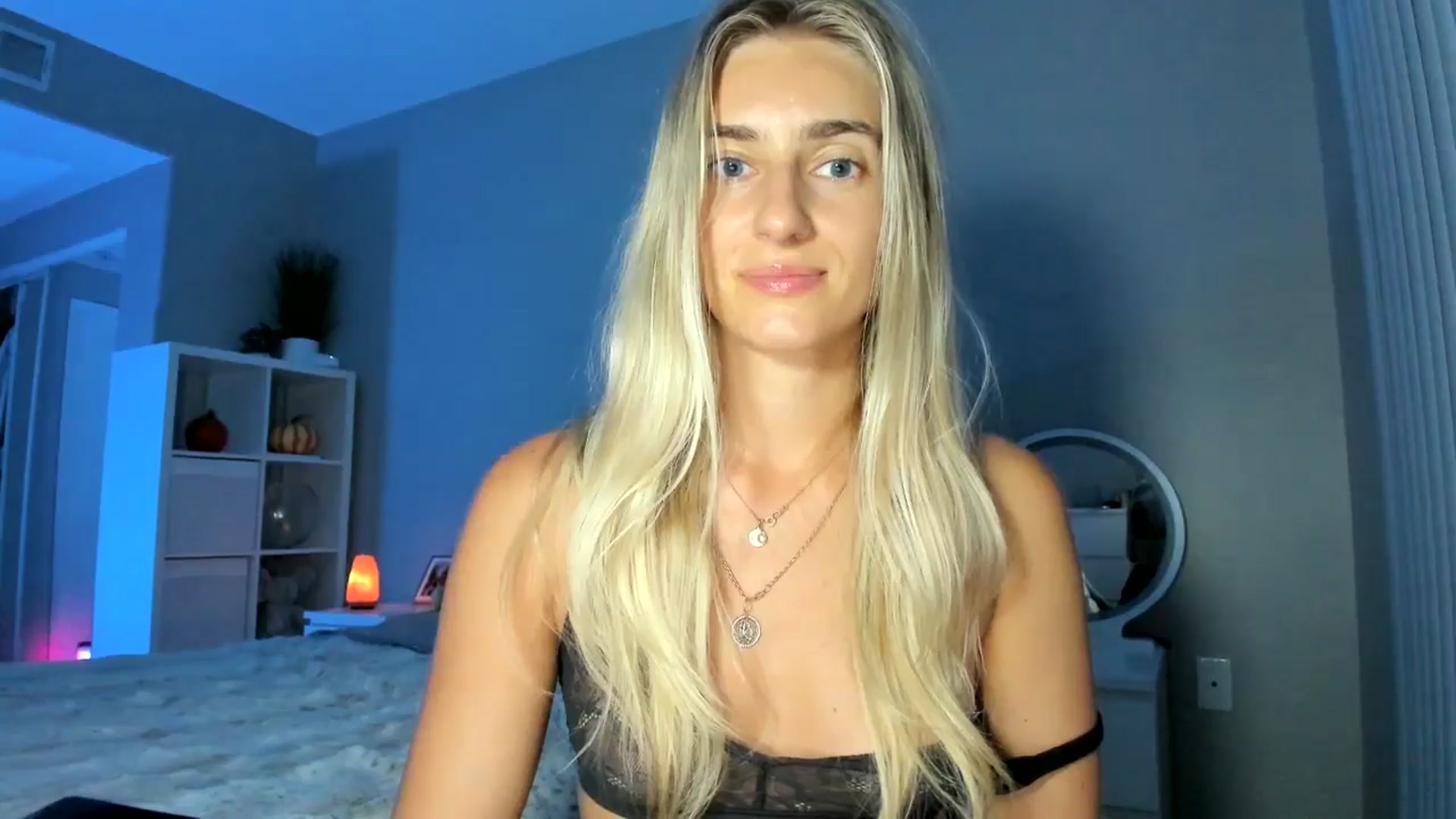 Gallery image thumbnail from Vodka_Queen's myfreecams stream on, 09/14/2025, 07:48 image 6 of 20