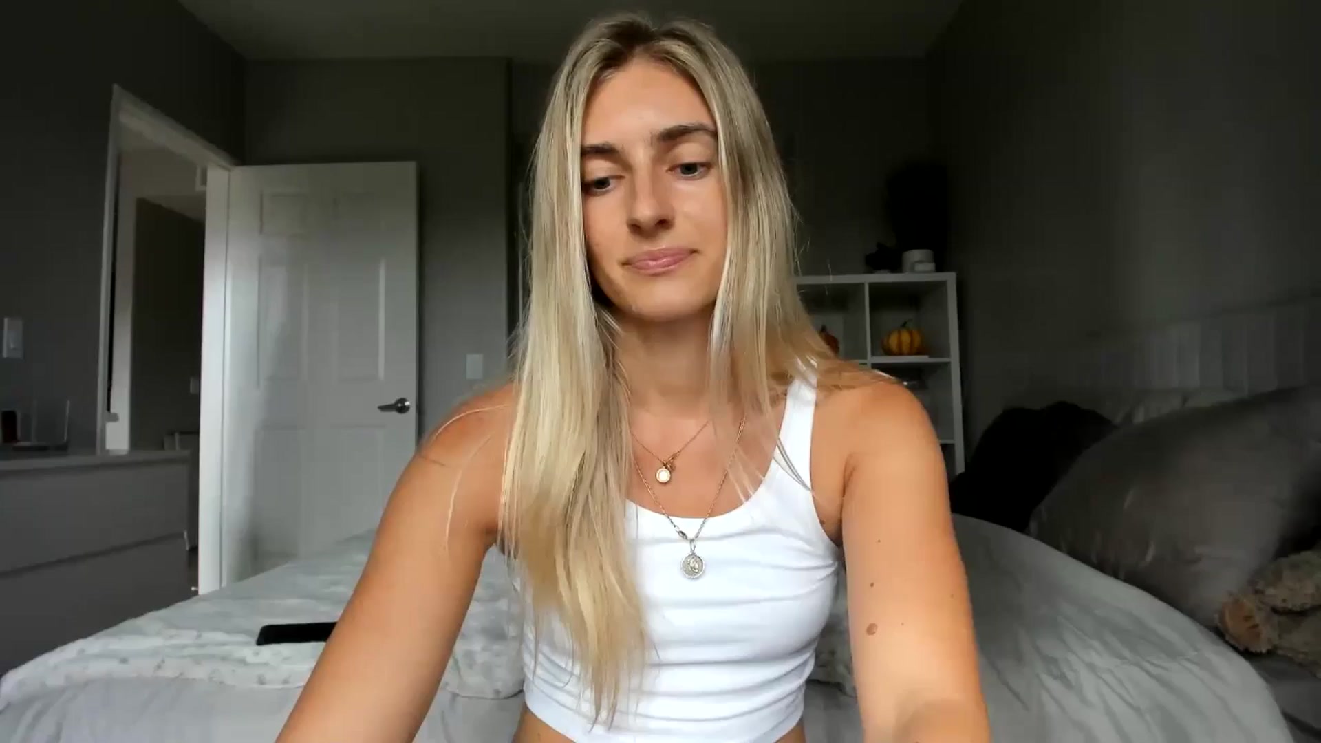 Gallery image thumbnail from Vodka_Queen's myfreecams stream on, 09/18/2025, 23:11 image 20 of 20