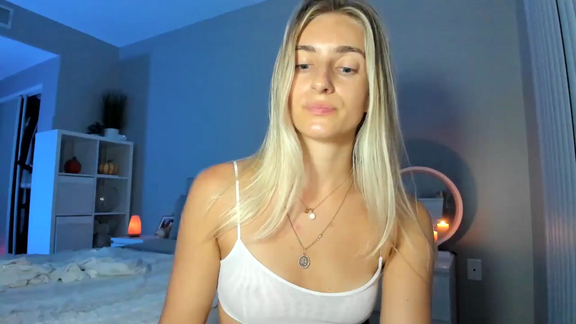 Gallery image thumbnail from Vodka_Queen's myfreecams stream on, 09/23/2025, 06:28 image 14 of 20