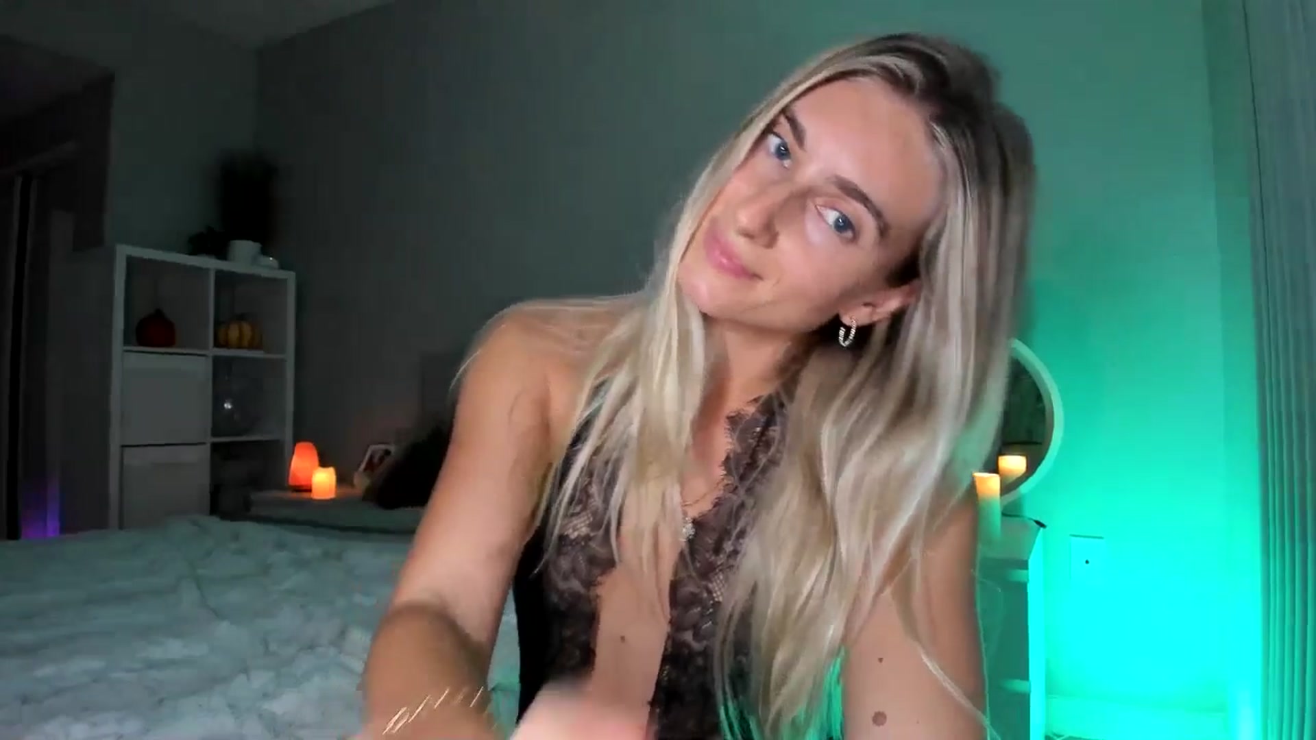 Gallery image thumbnail from Vodka_Queen's myfreecams stream on, 09/25/2025, 06:23 image 14 of 20