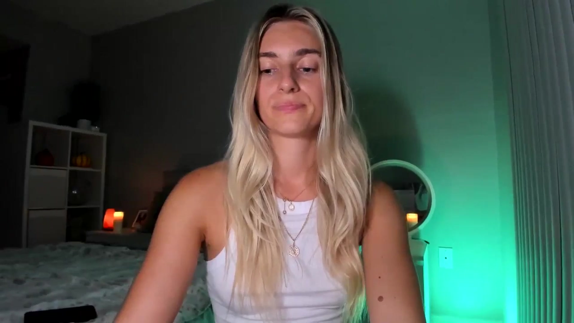 Gallery image thumbnail from Vodka_Queen's myfreecams stream on, 09/26/2025, 05:54 image 13 of 20