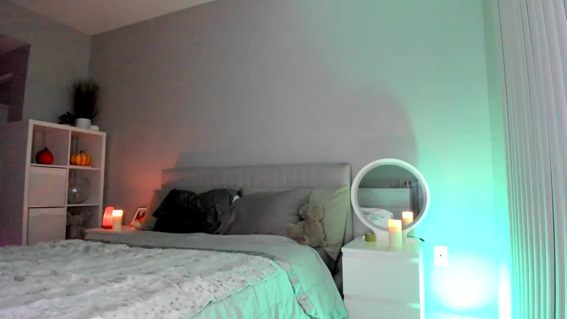 Gallery image thumbnail from Vodka_Queen's myfreecams stream on, 09/26/2025, 05:54 image 15 of 20