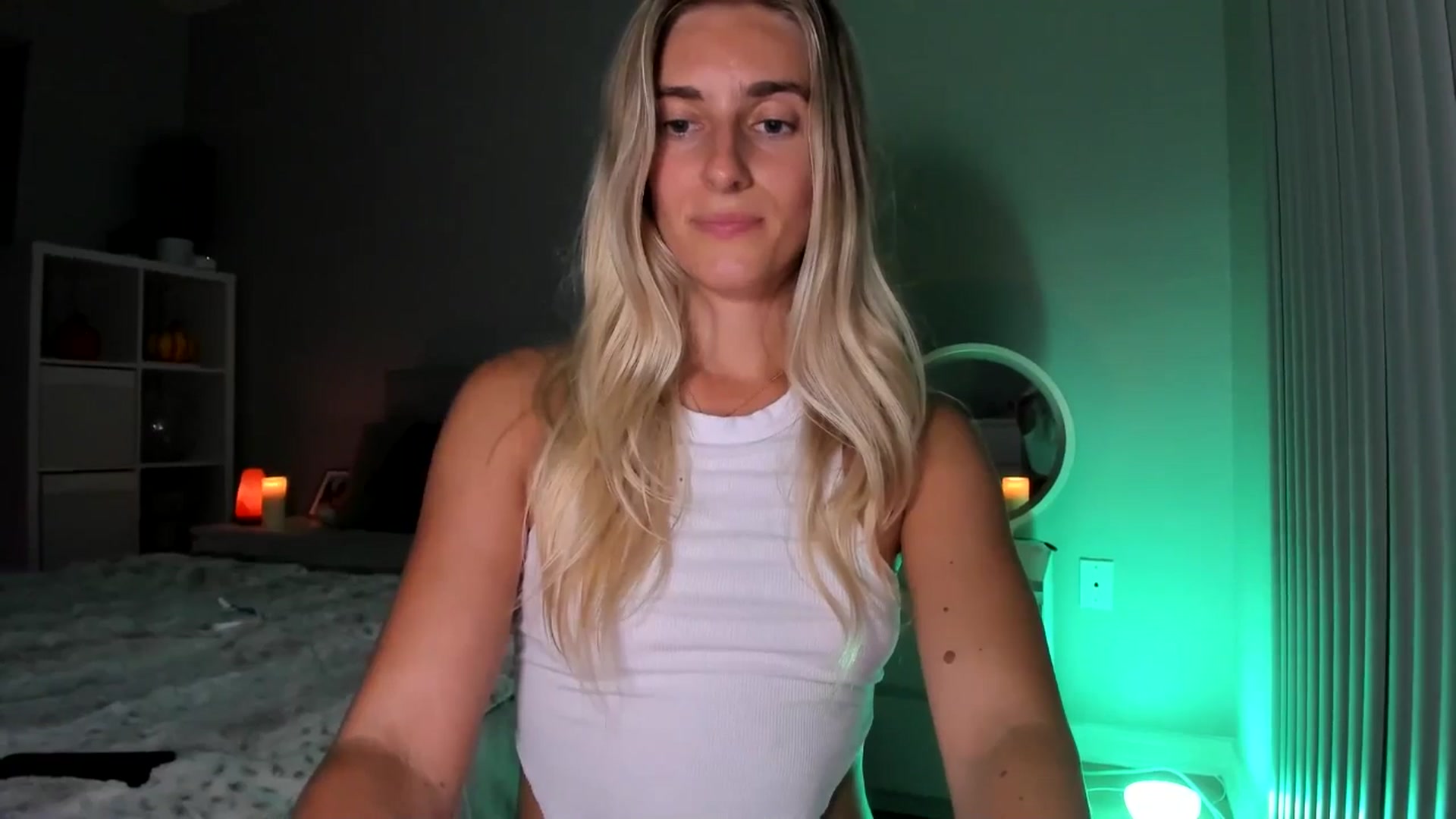 Gallery image thumbnail from Vodka_Queen's myfreecams stream on, 09/26/2025, 06:32 image 13 of 20