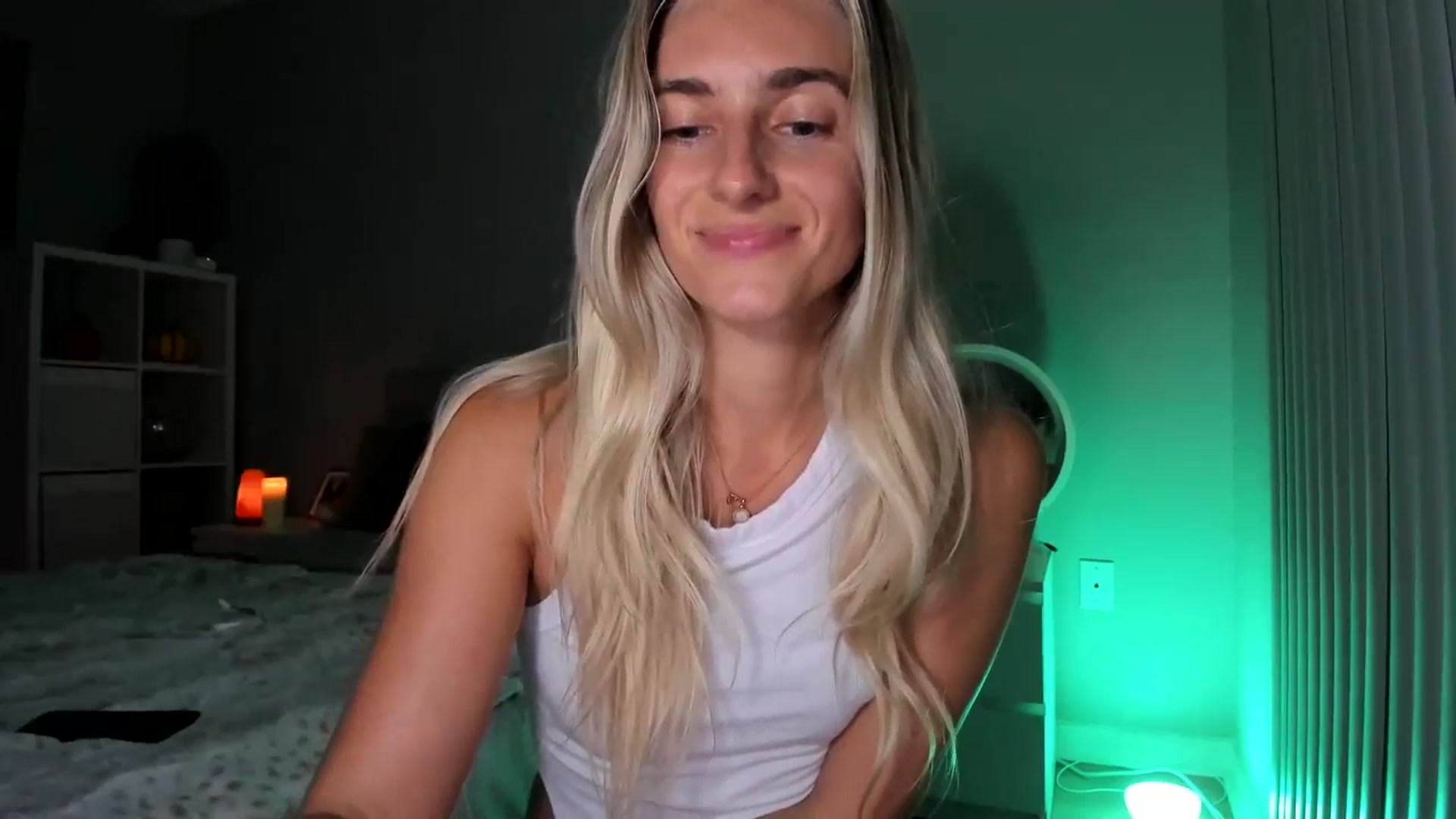 Gallery image thumbnail from Vodka_Queen's myfreecams stream on, 09/26/2025, 06:32 image 9 of 20