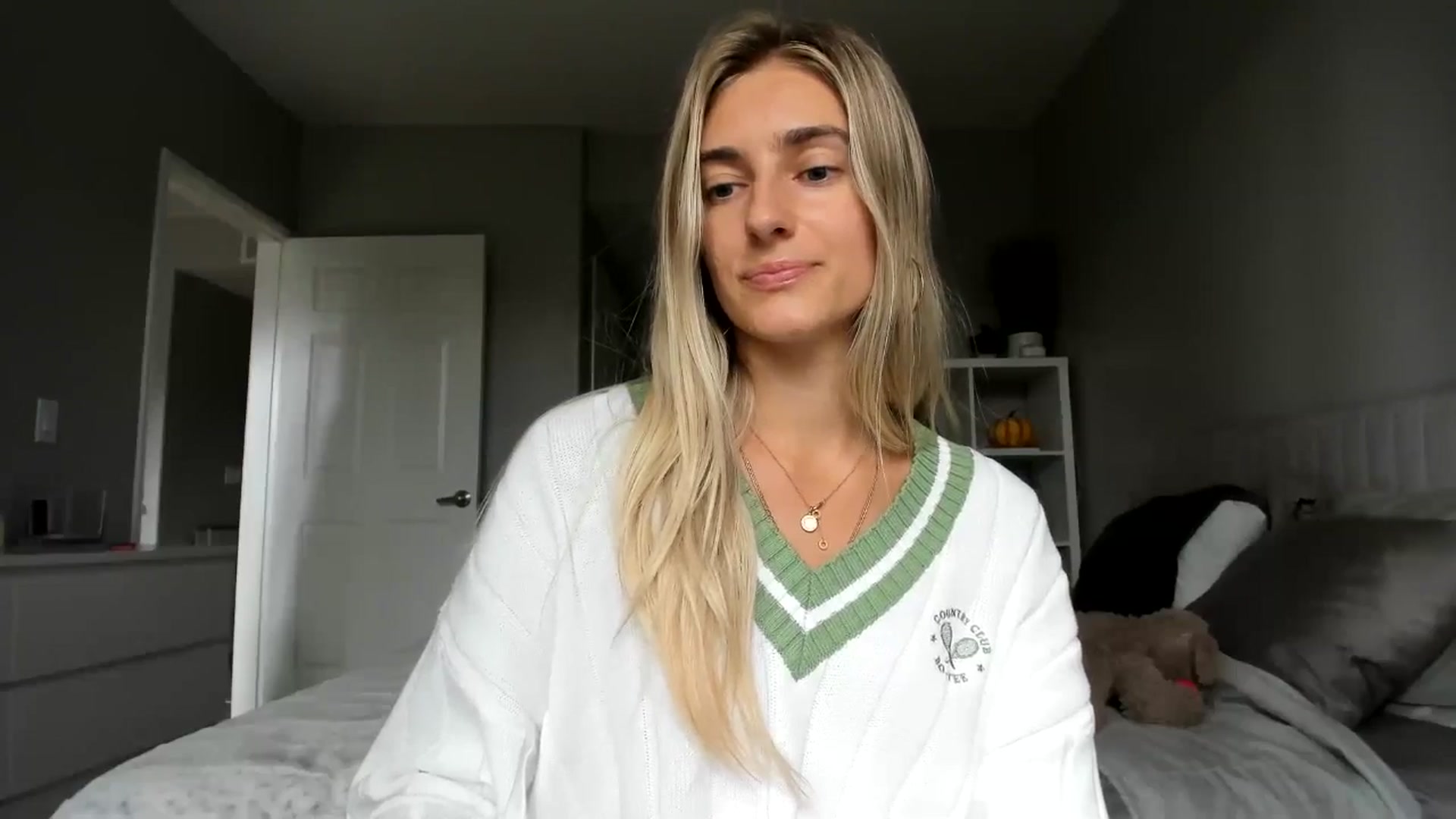 Gallery image thumbnail from Vodka_Queen's myfreecams stream on, 09/27/2025, 23:04 image 9 of 20