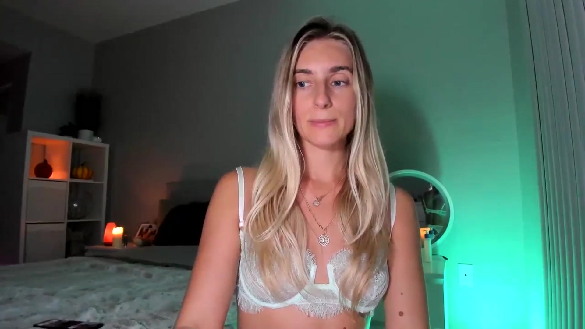 Gallery image thumbnail from Vodka_Queen's myfreecams stream on, 09/28/2025, 06:56 image 7 of 20