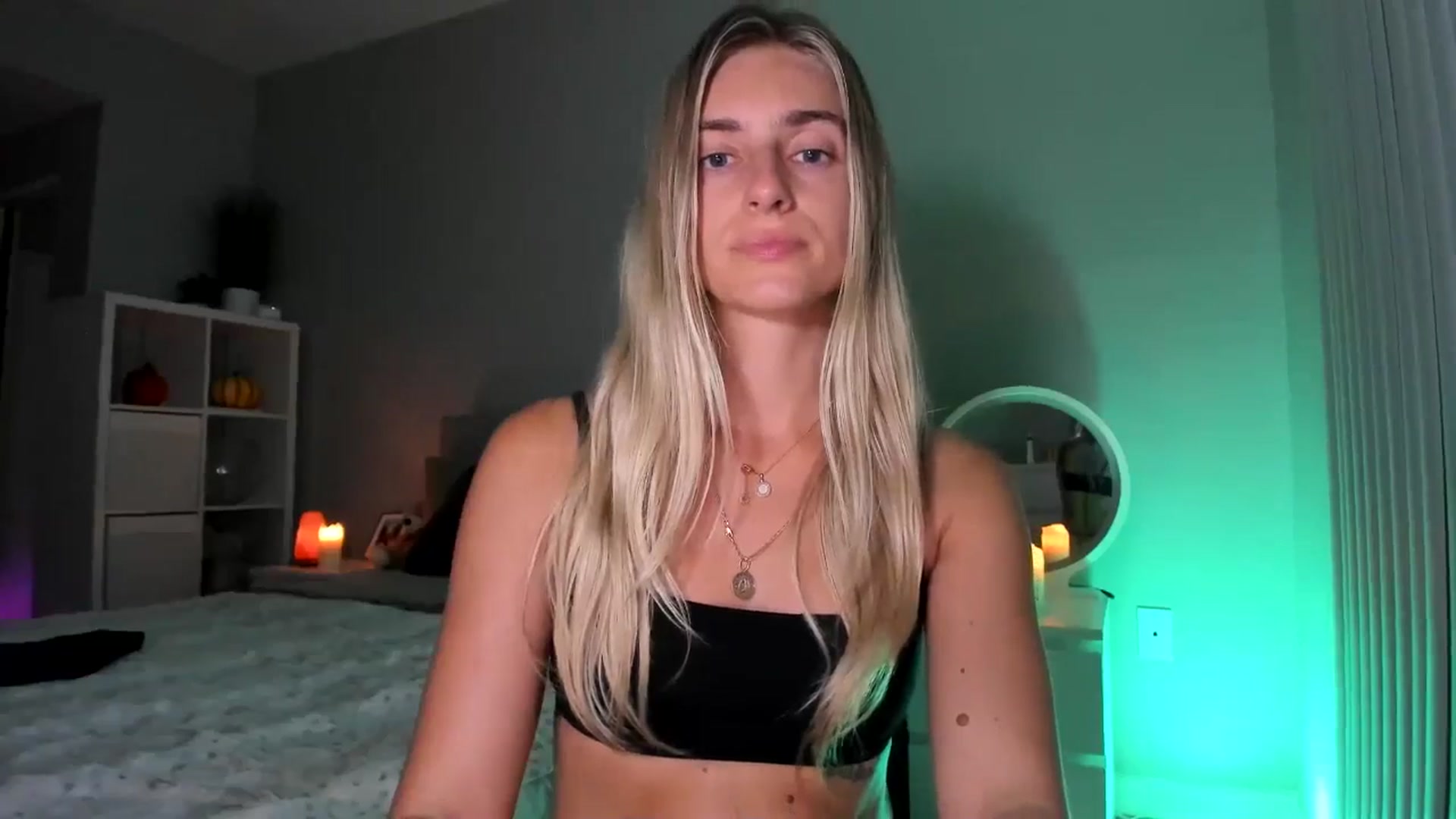 Gallery image thumbnail from Vodka_Queen's myfreecams stream on, 09/29/2025, 07:30 image 15 of 20