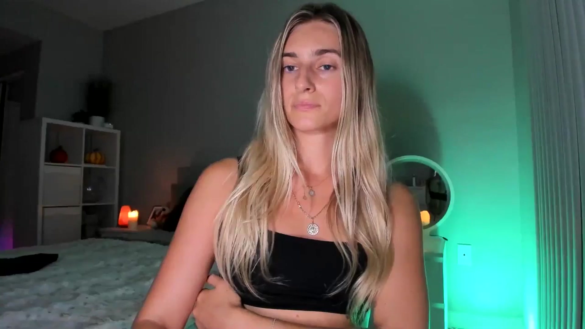 Gallery image thumbnail from Vodka_Queen's myfreecams stream on, 09/29/2025, 07:30 image 17 of 20
