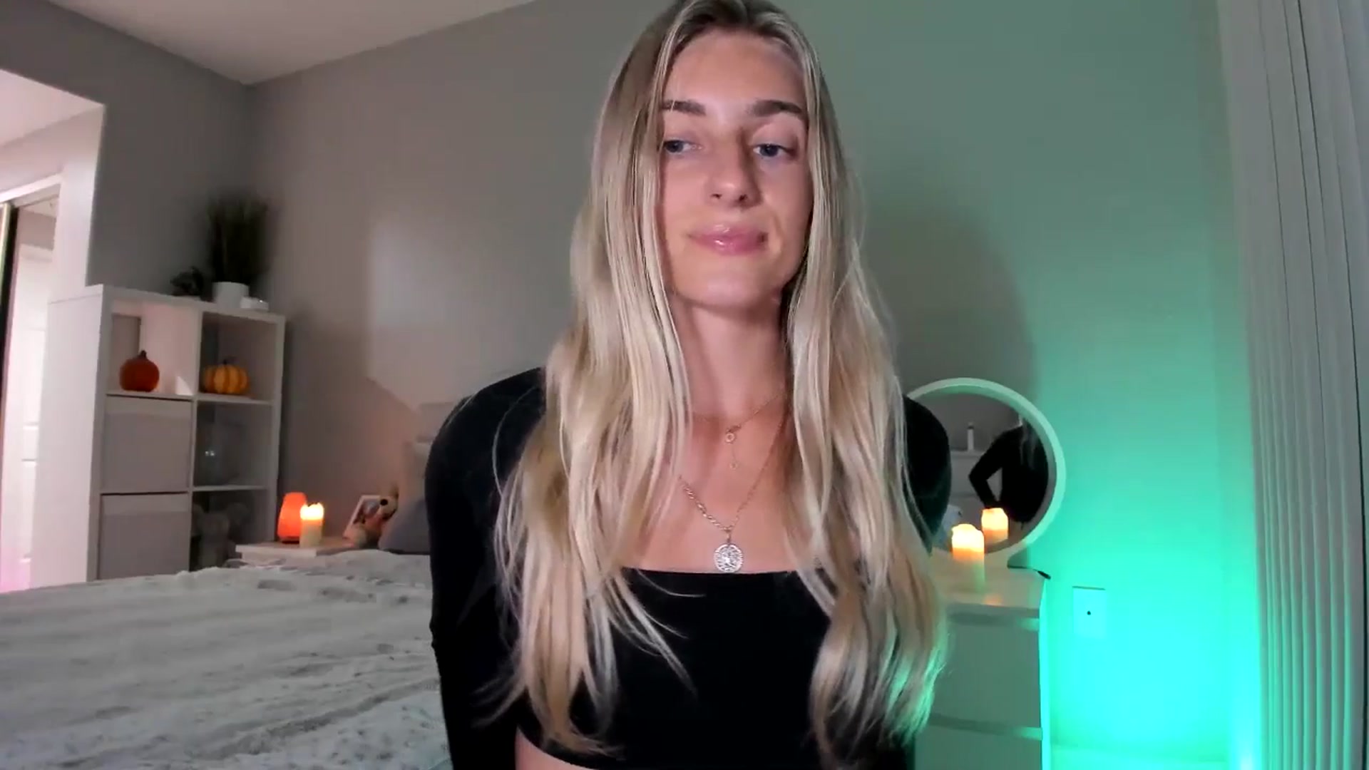 Gallery image thumbnail from Vodka_Queen's myfreecams stream on, 09/29/2025, 07:30 image 3 of 20
