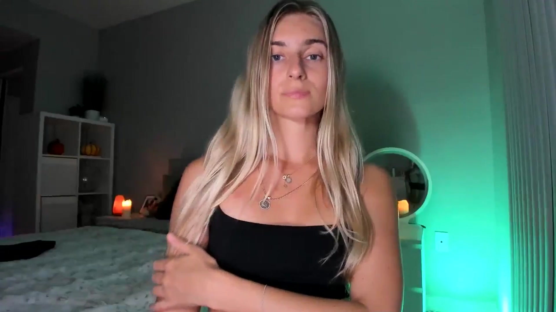 Gallery image thumbnail from Vodka_Queen's myfreecams stream on, 09/29/2025, 07:30 image 16 of 20