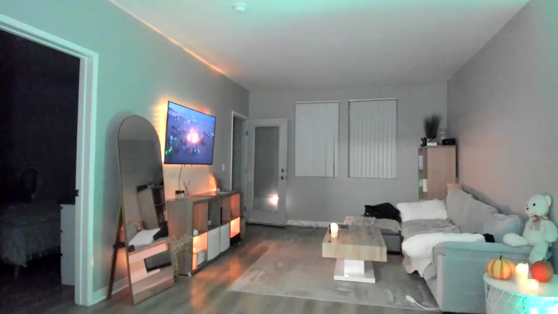 Gallery image thumbnail from Vodka_Queen's myfreecams stream on, 09/30/2025, 05:33 image 9 of 20