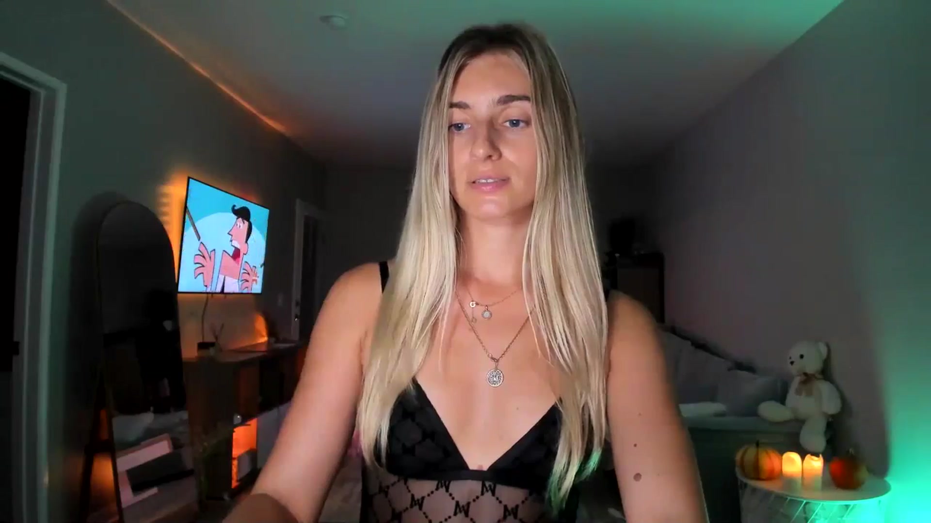 Gallery image thumbnail from Vodka_Queen's myfreecams stream on, 09/30/2025, 06:19 image 15 of 20