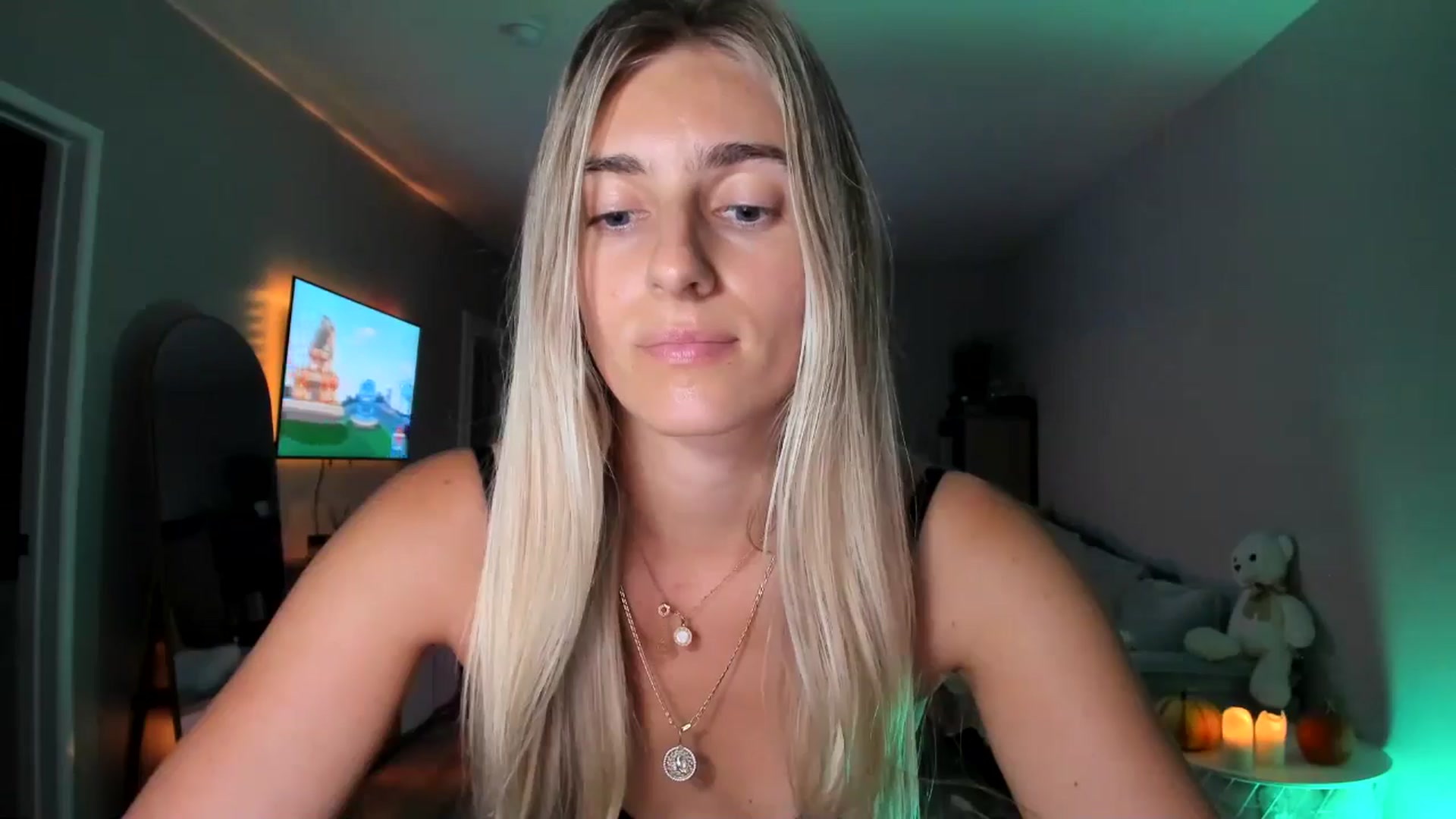 Gallery image thumbnail from Vodka_Queen's myfreecams stream on, 09/30/2025, 06:19 image 11 of 20