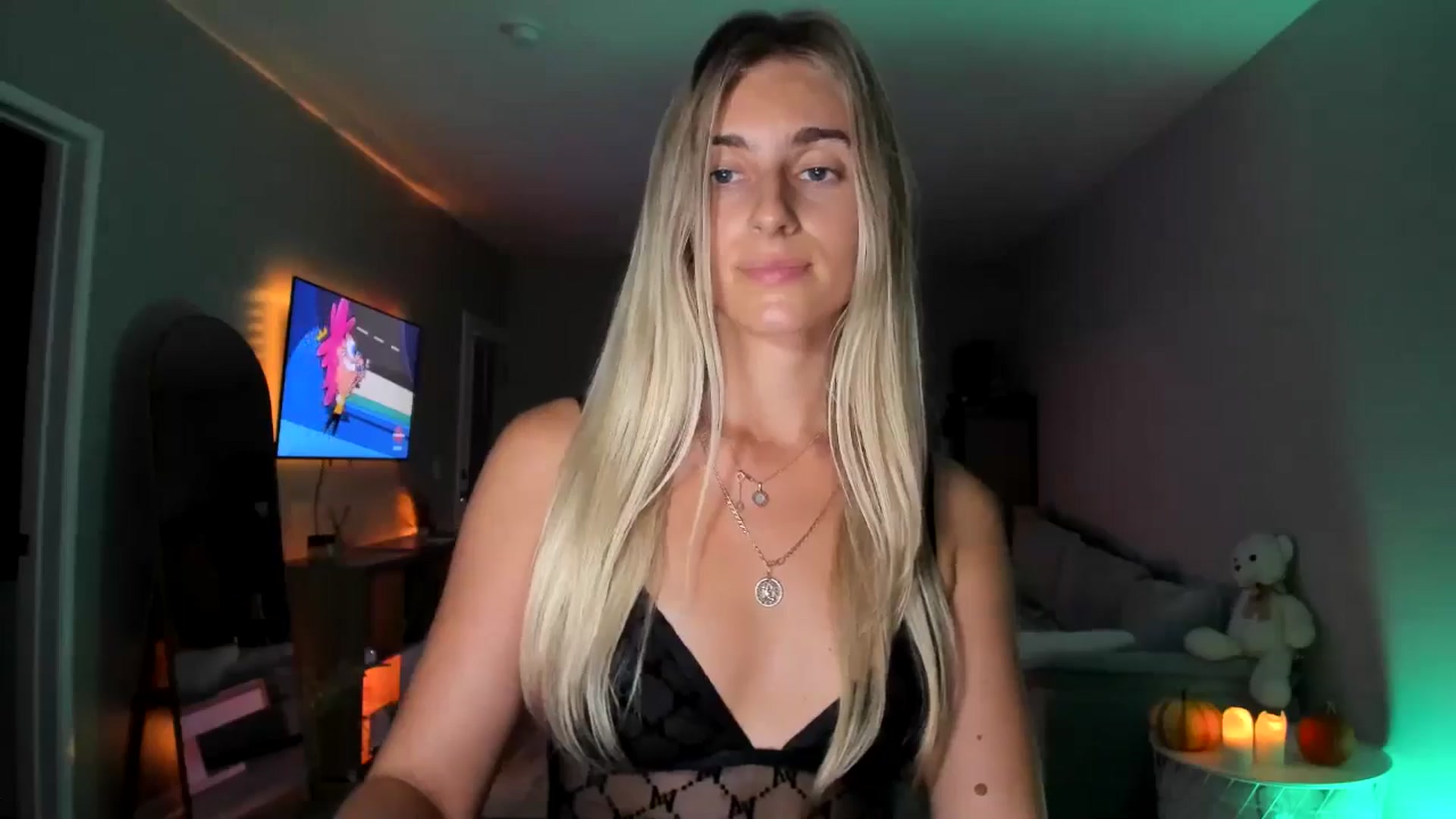 Gallery image thumbnail from Vodka_Queen's myfreecams stream on, 09/30/2025, 06:19 image 12 of 20
