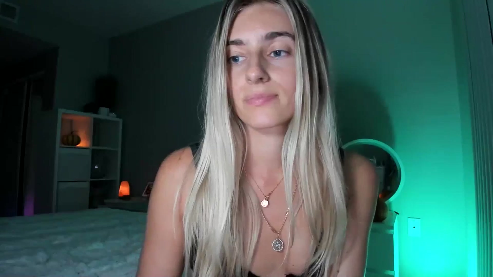 Gallery image thumbnail from Vodka_Queen's myfreecams stream on, 10/01/2025, 07:26 image 11 of 20