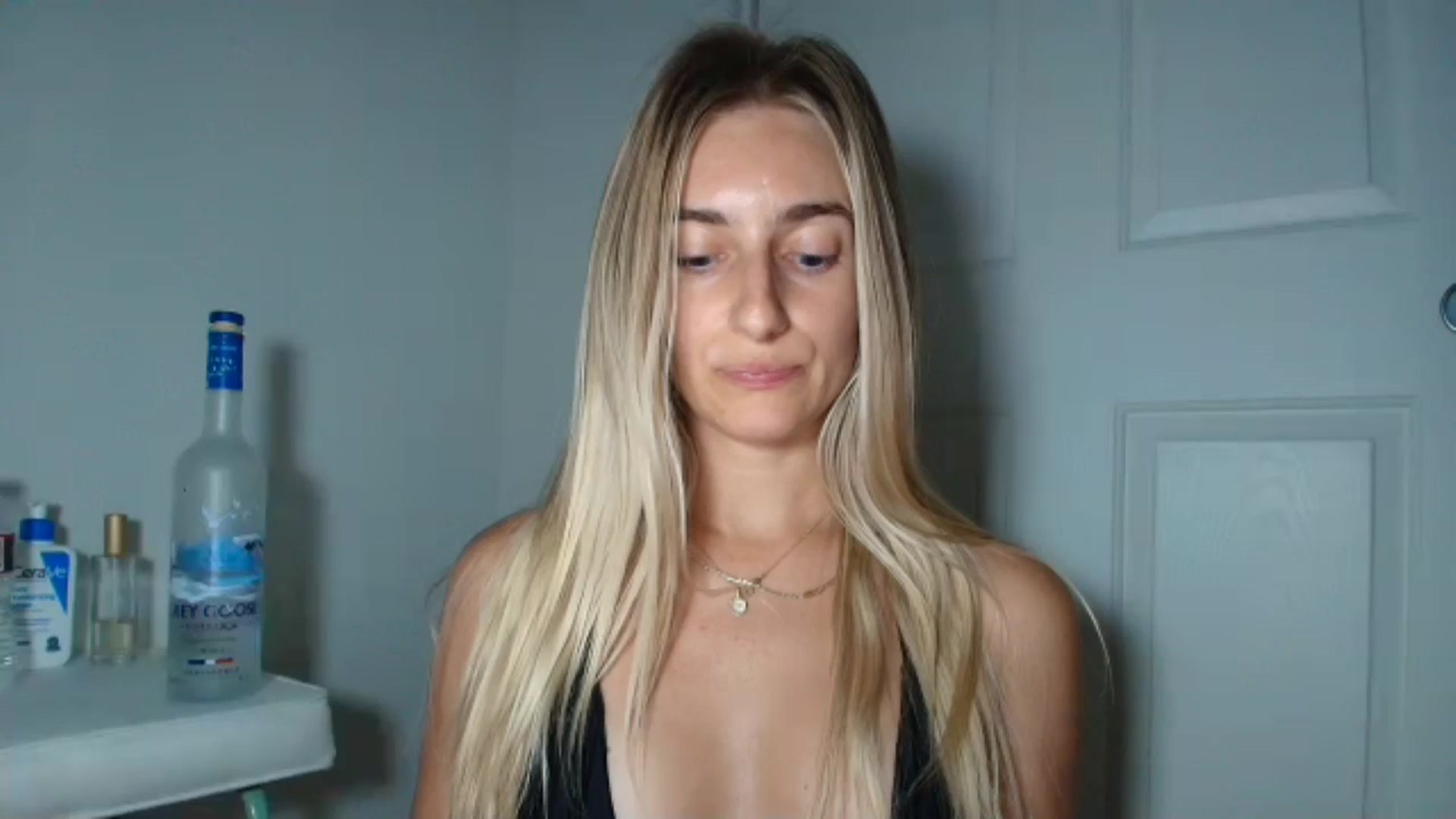 Gallery image thumbnail from Vodka_Queen's myfreecams stream on, 10/06/2025, 02:30 image 11 of 20