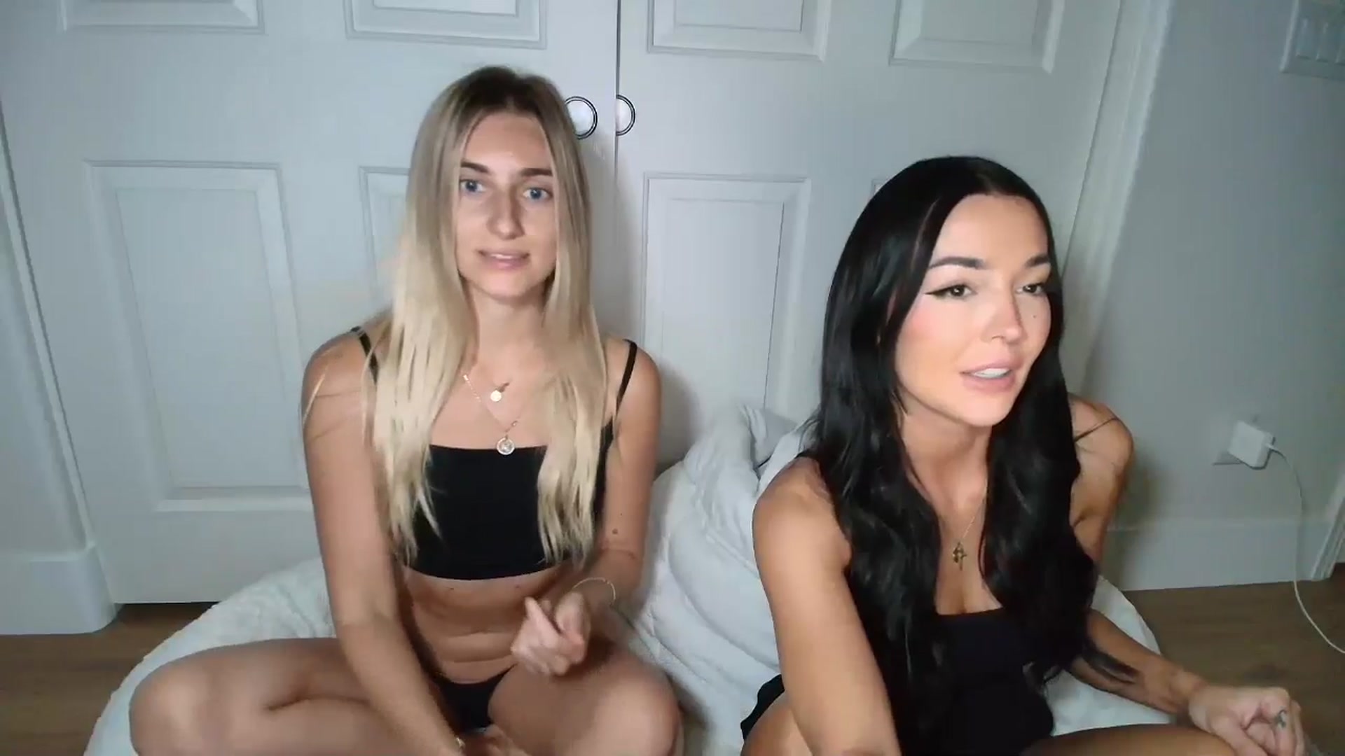 Gallery image thumbnail from Vodka_Queen's myfreecams stream on, 10/06/2025, 07:01 image 13 of 20