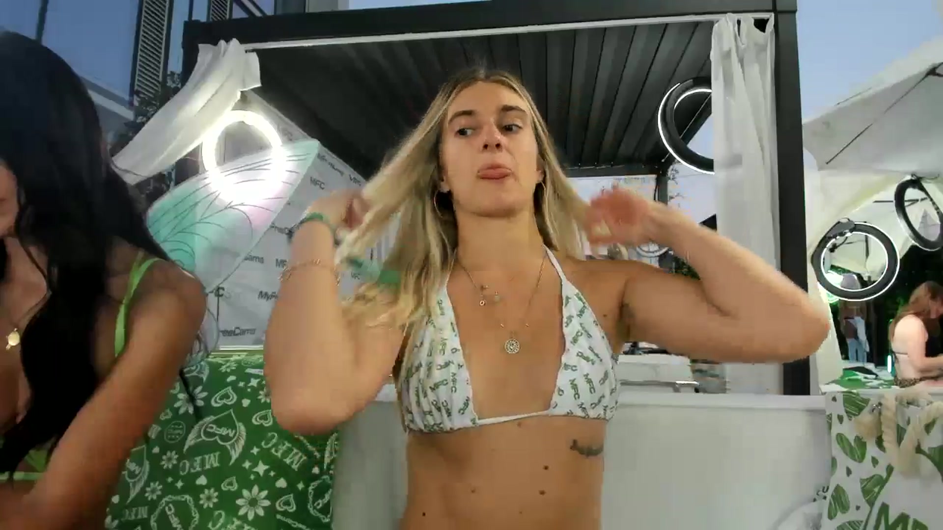 Gallery image thumbnail from Vodka_Queen's myfreecams stream on, 10/09/2025, 02:28 image 13 of 20