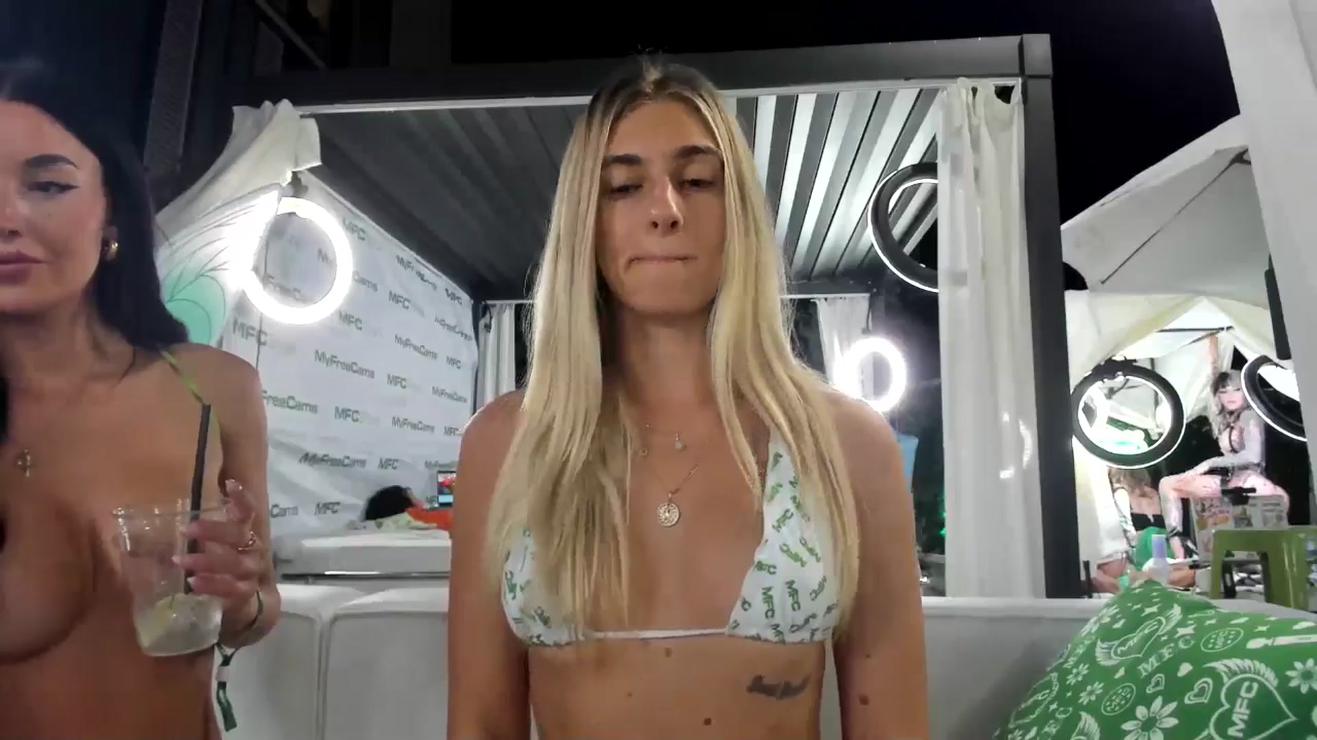 Gallery image thumbnail from Vodka_Queen's myfreecams stream on, 10/09/2025, 04:13 image 18 of 20