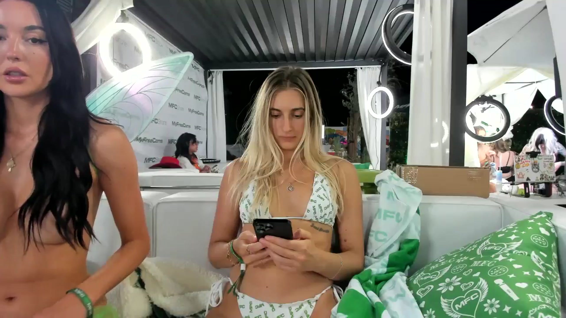 Gallery image thumbnail from Vodka_Queen's myfreecams stream on, 10/09/2025, 08:38 image 7 of 20