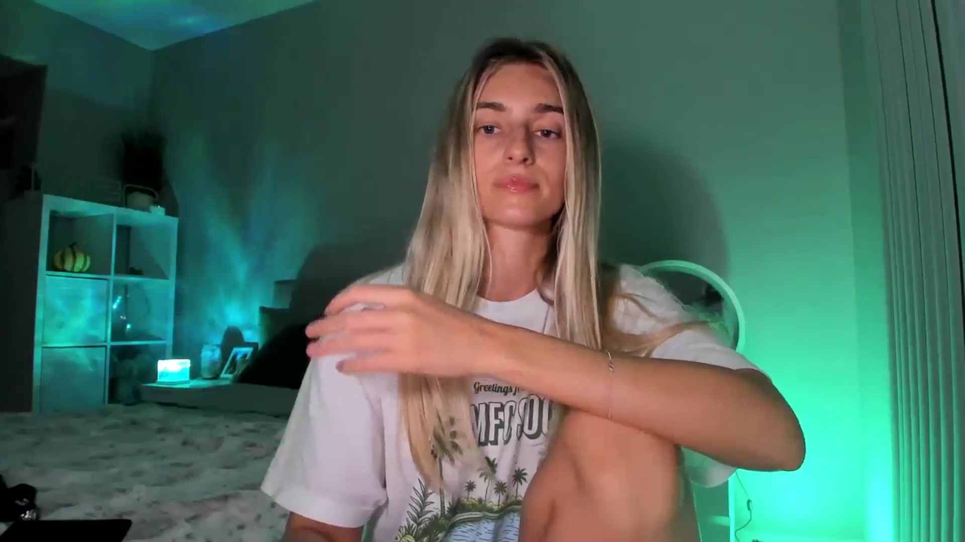 Gallery image thumbnail from Vodka_Queen's myfreecams stream on, 10/11/2025, 10:13 image 10 of 20
