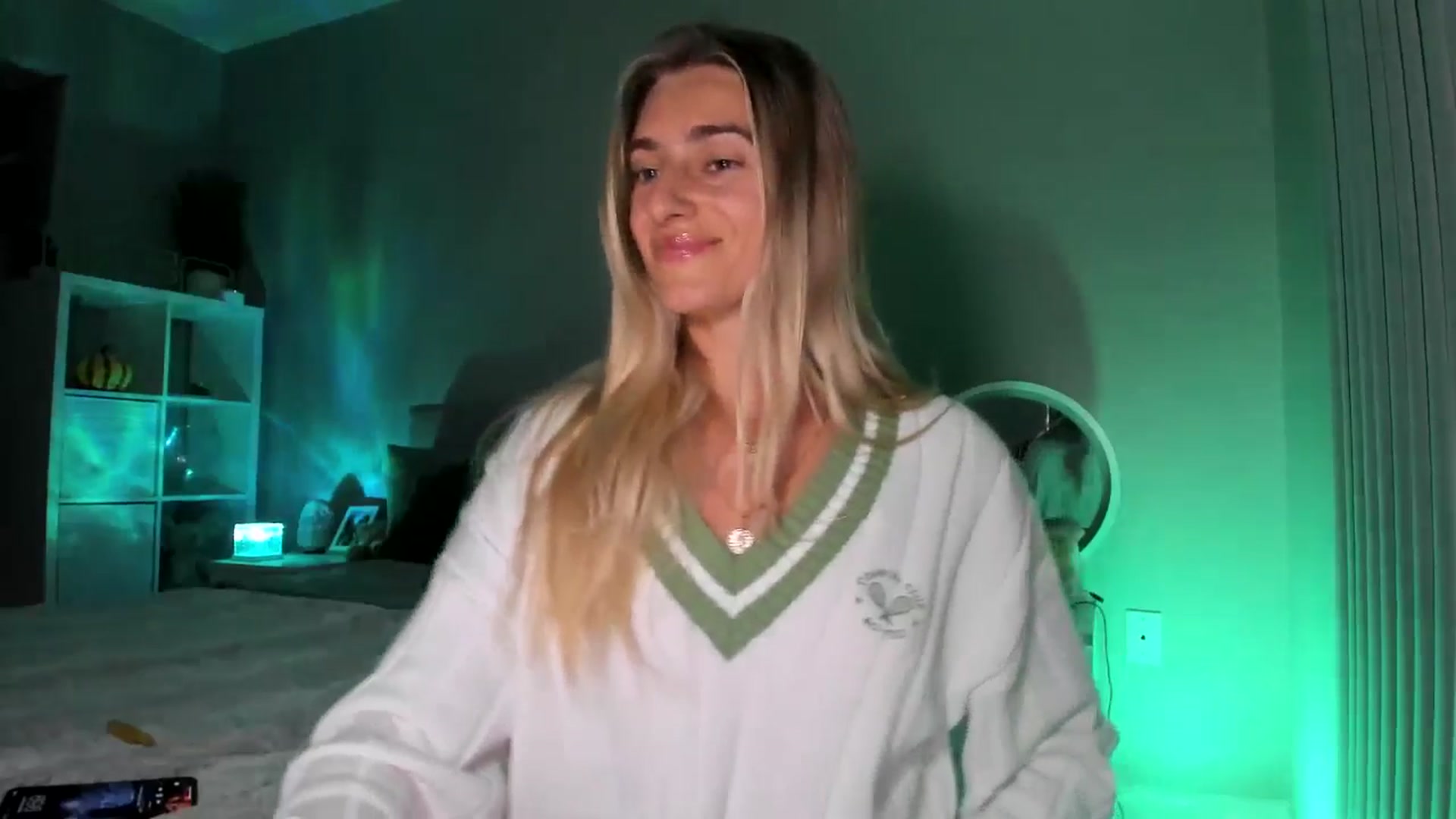 Gallery image thumbnail from Vodka_Queen's myfreecams stream on, 10/12/2025, 05:11 image 17 of 20