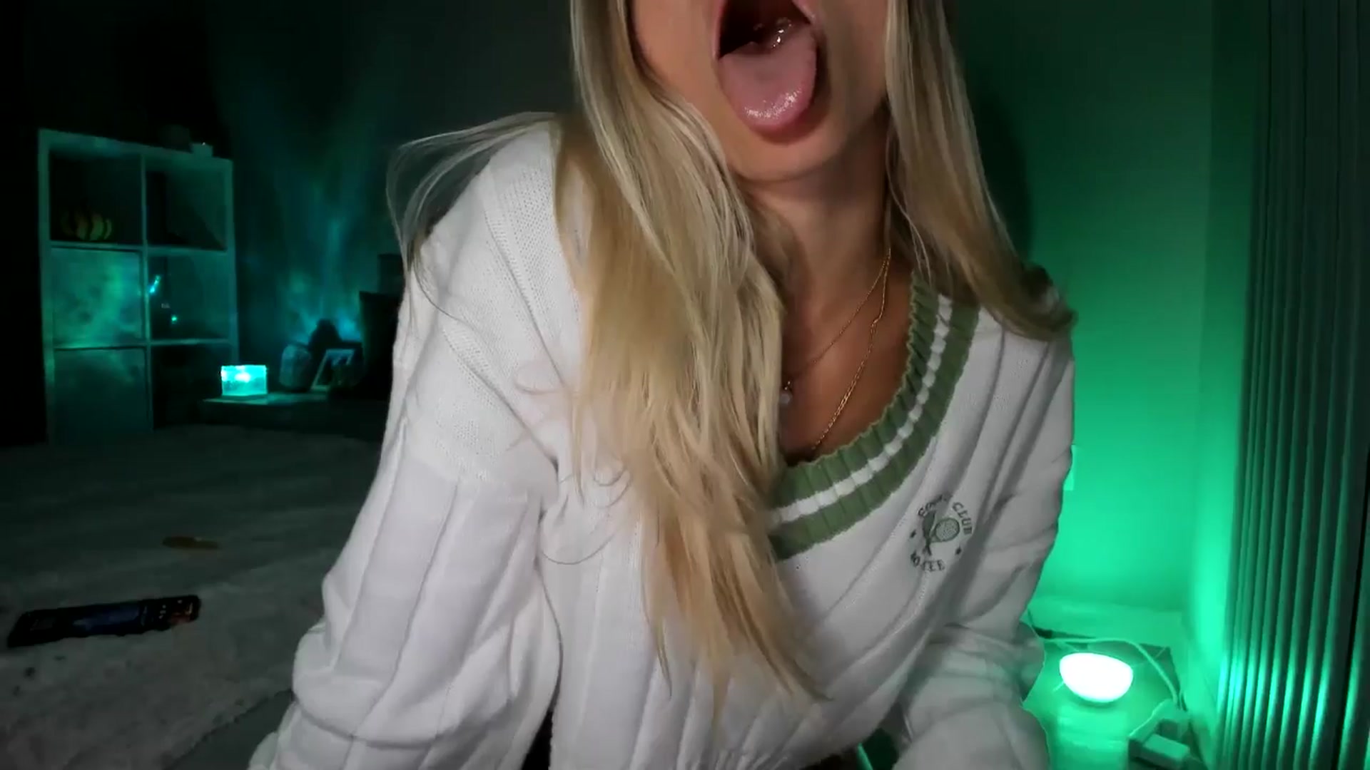 Gallery image thumbnail from Vodka_Queen's myfreecams stream on, 10/12/2025, 05:11 image 14 of 20