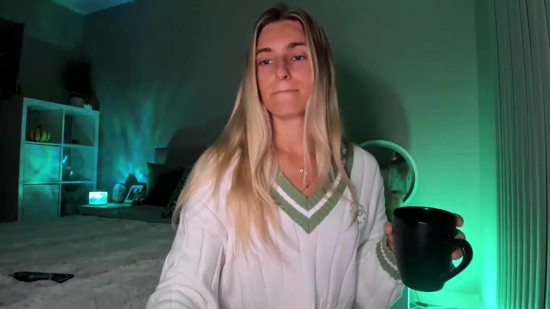 Gallery image thumbnail from Vodka_Queen's myfreecams stream on, 10/12/2025, 05:11 image 7 of 20