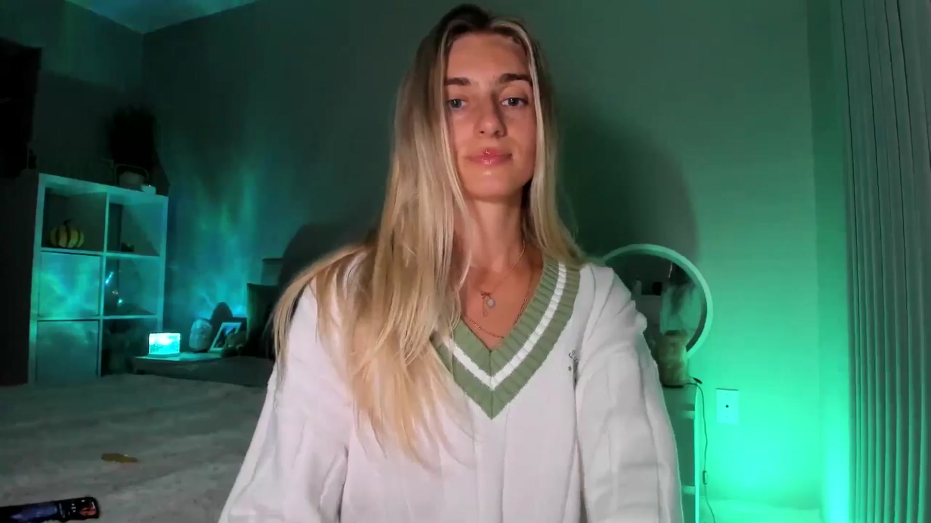 Gallery image thumbnail from Vodka_Queen's myfreecams stream on, 10/12/2025, 05:11 image 15 of 20