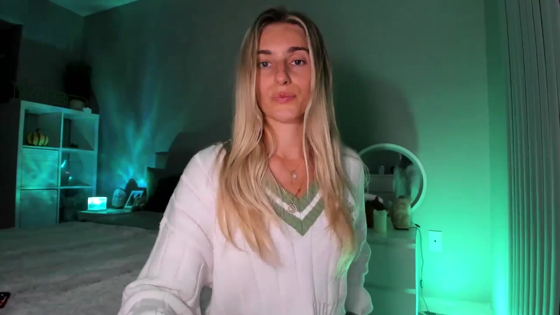 Gallery image thumbnail from Vodka_Queen's myfreecams stream on, 10/12/2025, 05:11 image 11 of 20