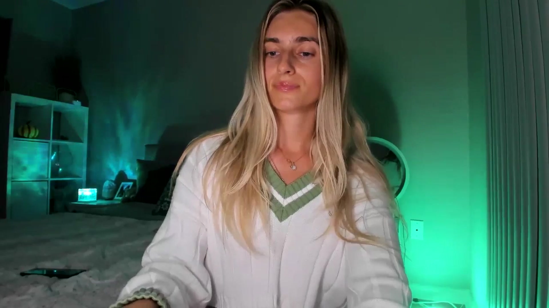 Gallery image thumbnail from Vodka_Queen's myfreecams stream on, 10/12/2025, 08:49 image 18 of 20