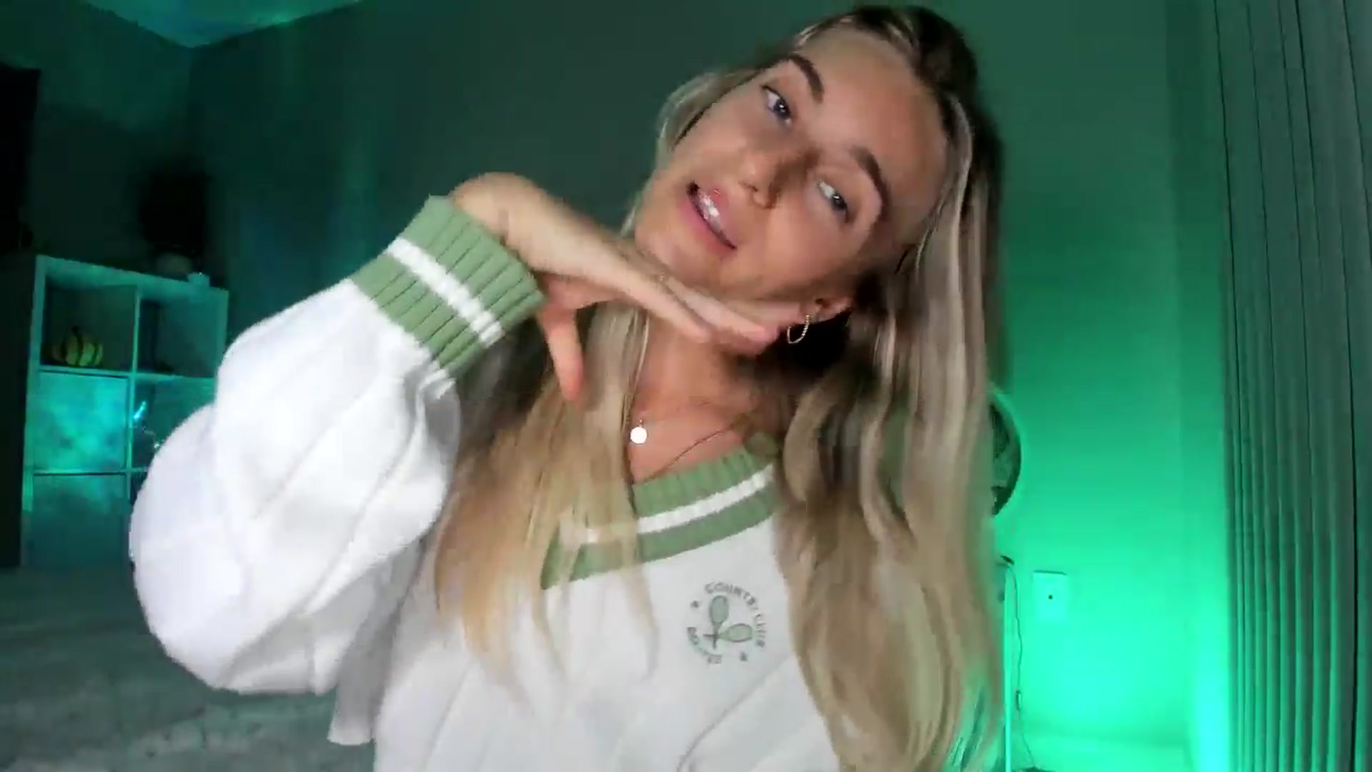 Gallery image thumbnail from Vodka_Queen's myfreecams stream on, 10/12/2025, 08:49 image 9 of 20