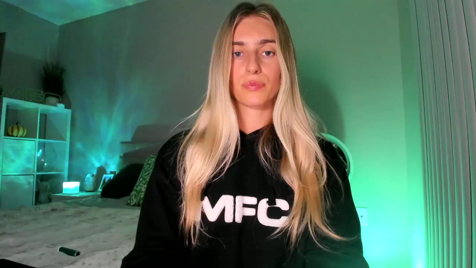 Gallery image thumbnail from Vodka_Queen's myfreecams stream on, 10/14/2025, 06:05 image 2 of 20