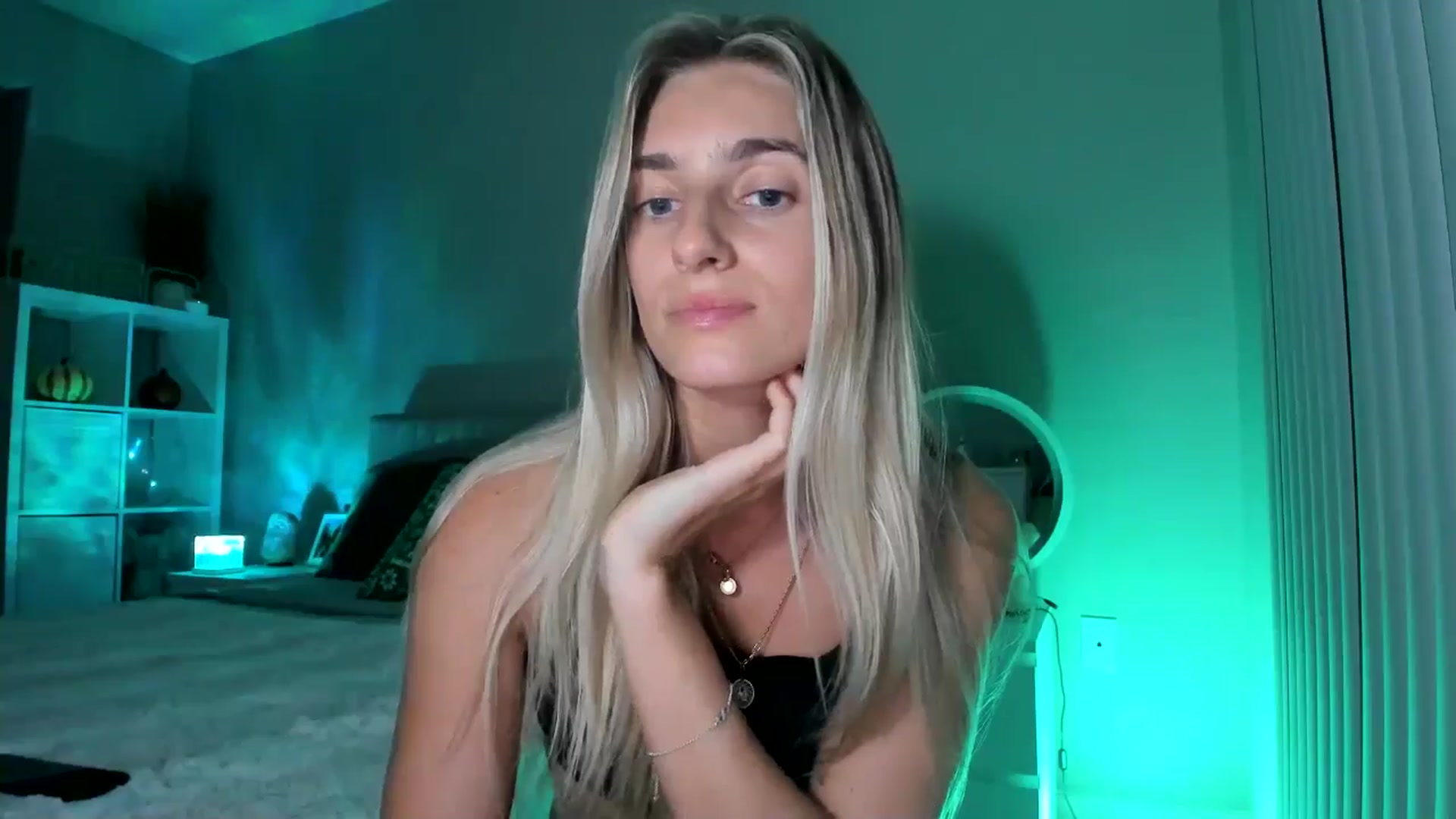 Gallery image thumbnail from Vodka_Queen's myfreecams stream on, 10/18/2025, 07:43 image 14 of 20