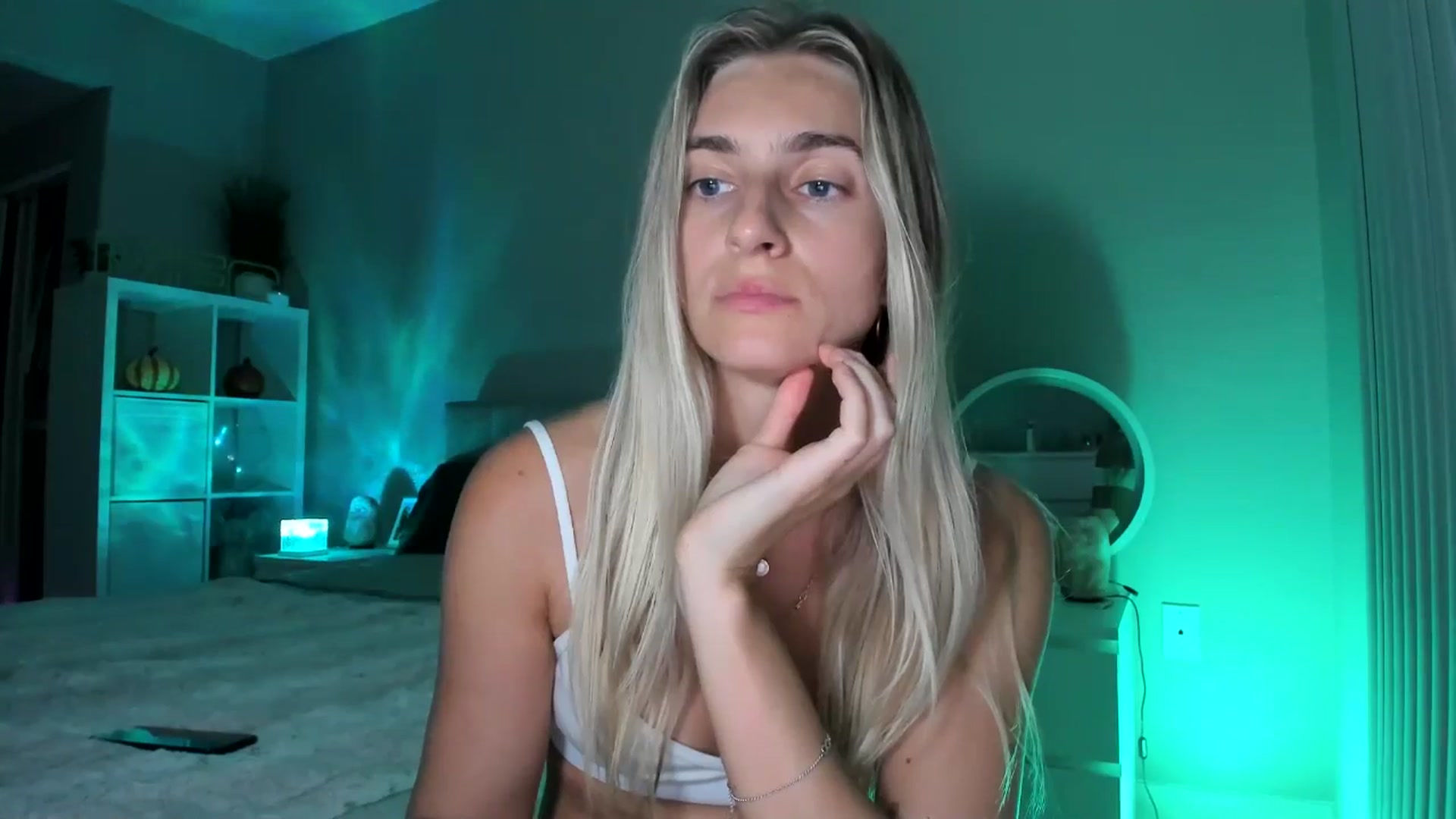 Gallery image thumbnail from Vodka_Queen's myfreecams stream on, 10/19/2025, 07:59 image 11 of 20
