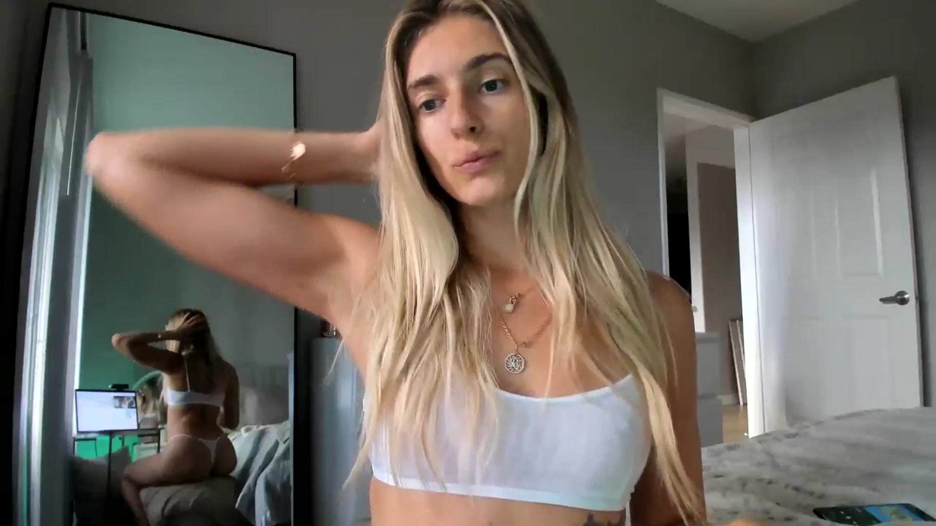 Gallery image thumbnail from Vodka_Queen's myfreecams stream on, 10/20/2025, 24:11 image 20 of 20