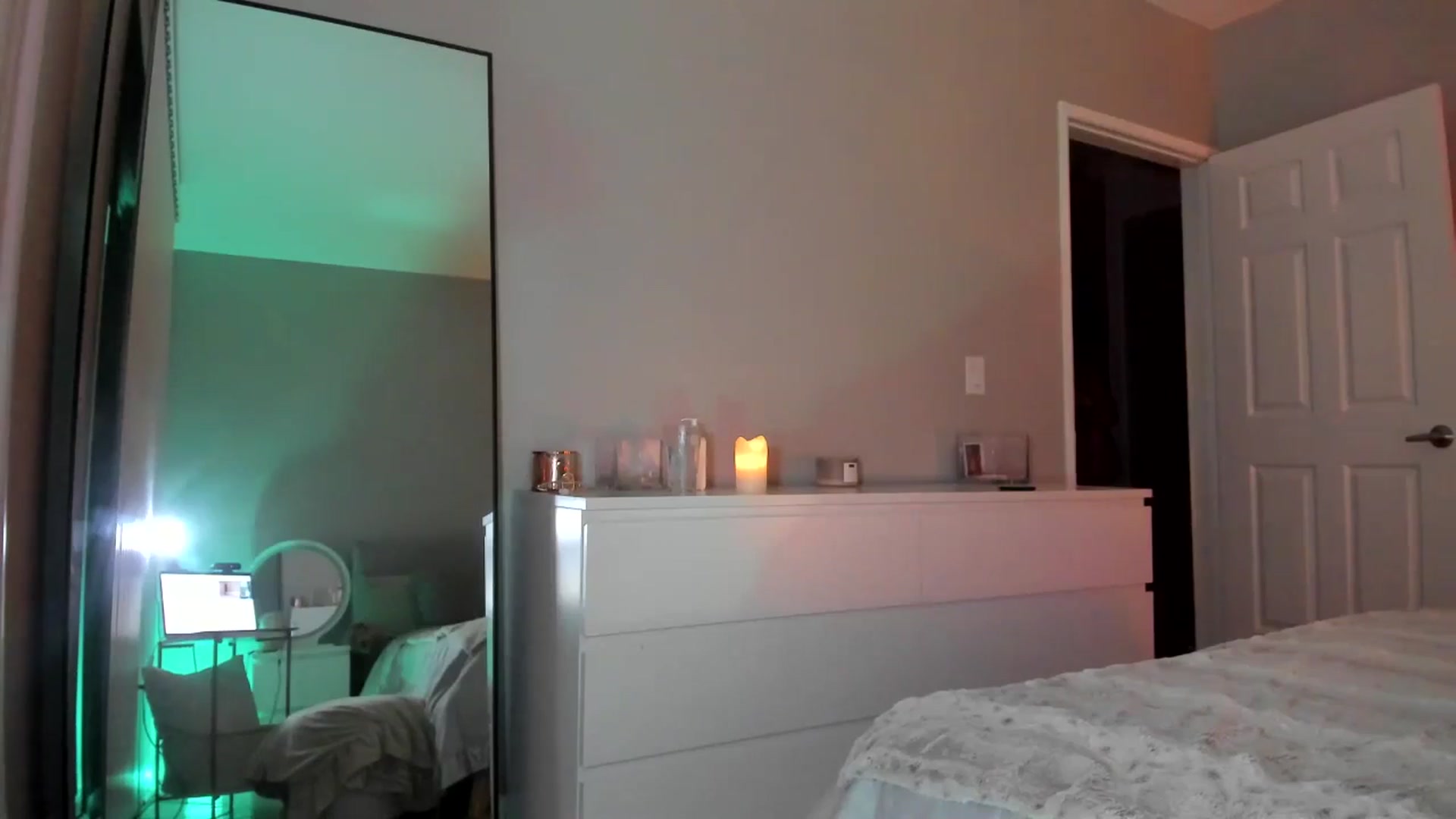 Gallery image thumbnail from Vodka_Queen's myfreecams stream on, 10/20/2025, 02:42 image 17 of 20