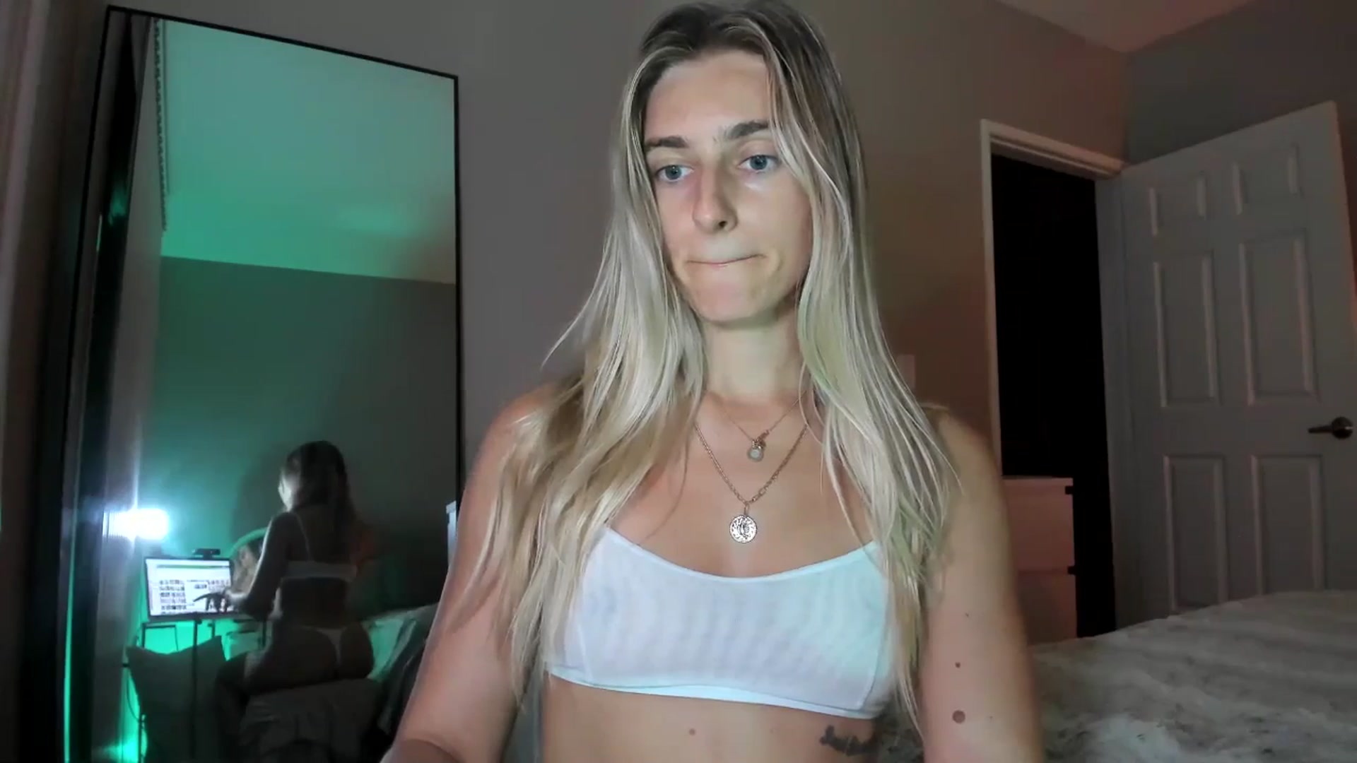 Gallery image thumbnail from Vodka_Queen's myfreecams stream on, 10/20/2025, 02:42 image 2 of 20