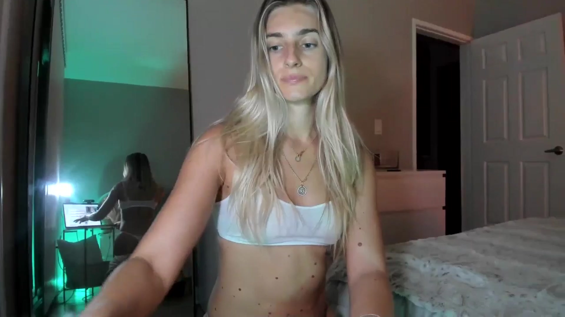 Gallery image thumbnail from Vodka_Queen's myfreecams stream on, 10/20/2025, 02:42 image 11 of 20
