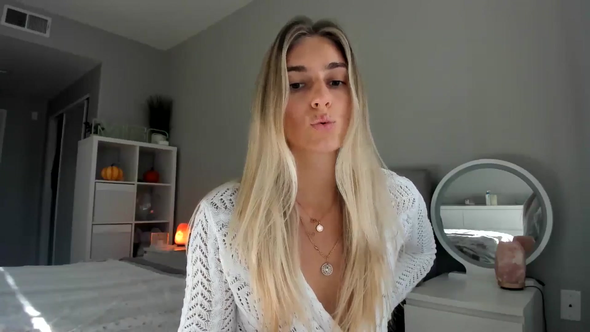 Gallery image thumbnail from Vodka_Queen's myfreecams stream on, 10/20/2025, 23:12 image 19 of 20