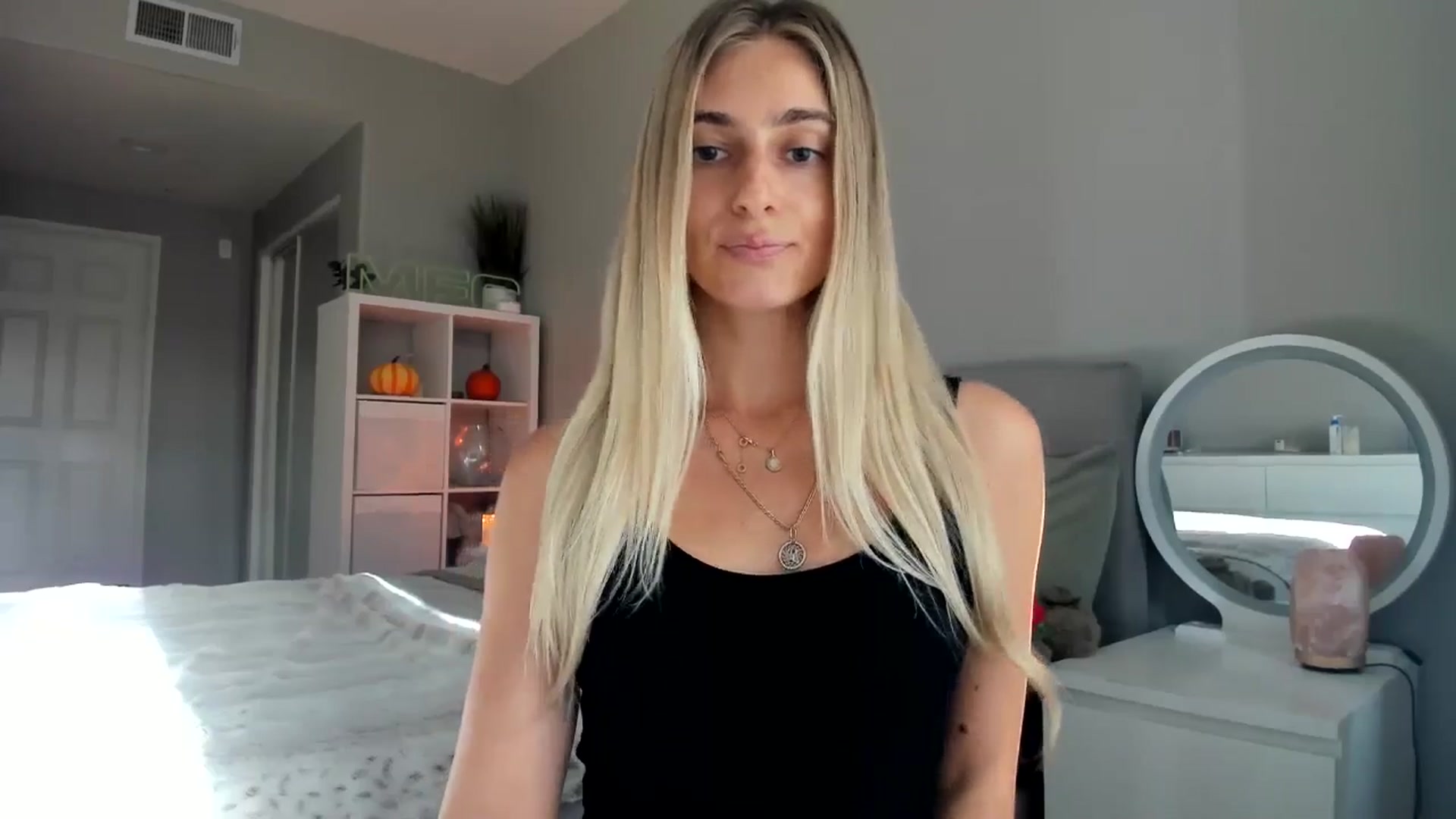 Gallery image thumbnail from Vodka_Queen's myfreecams stream on, 10/22/2025, 01:41 image 6 of 20
