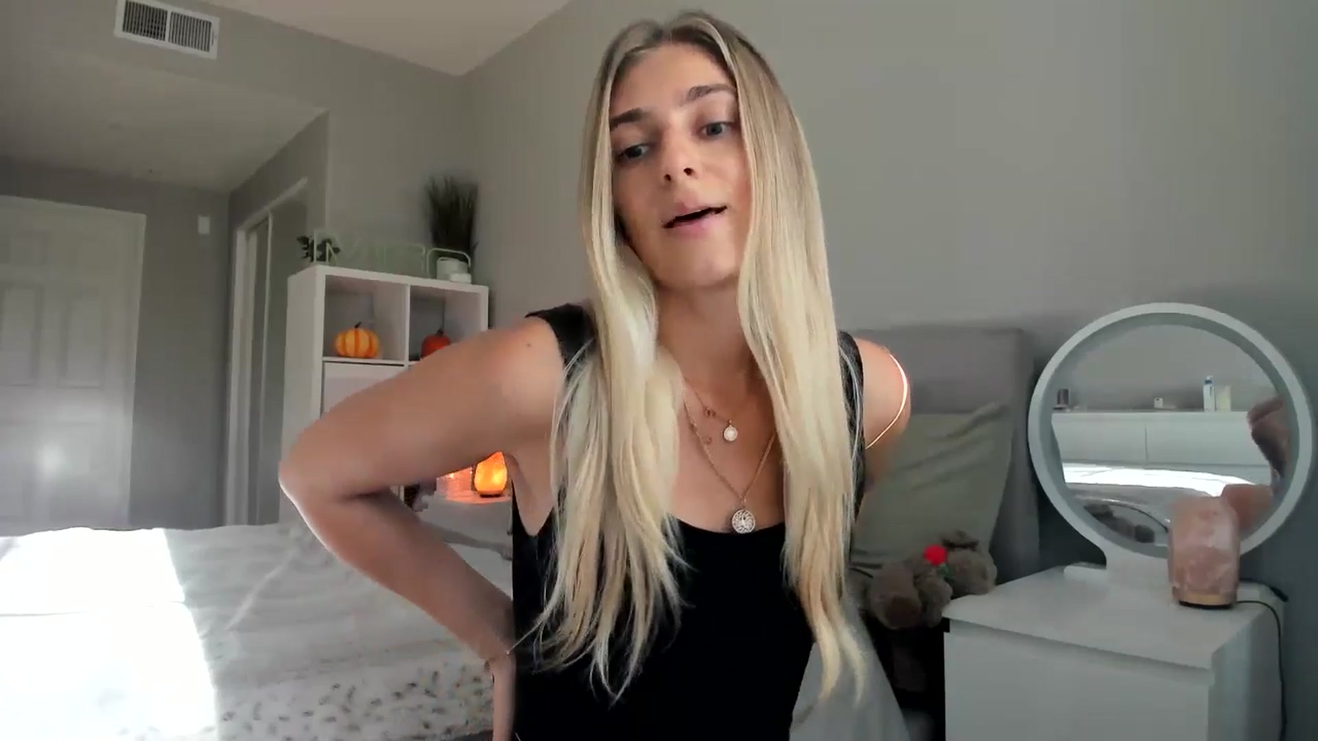 Gallery image thumbnail from Vodka_Queen's myfreecams stream on, 10/22/2025, 01:41 image 7 of 20
