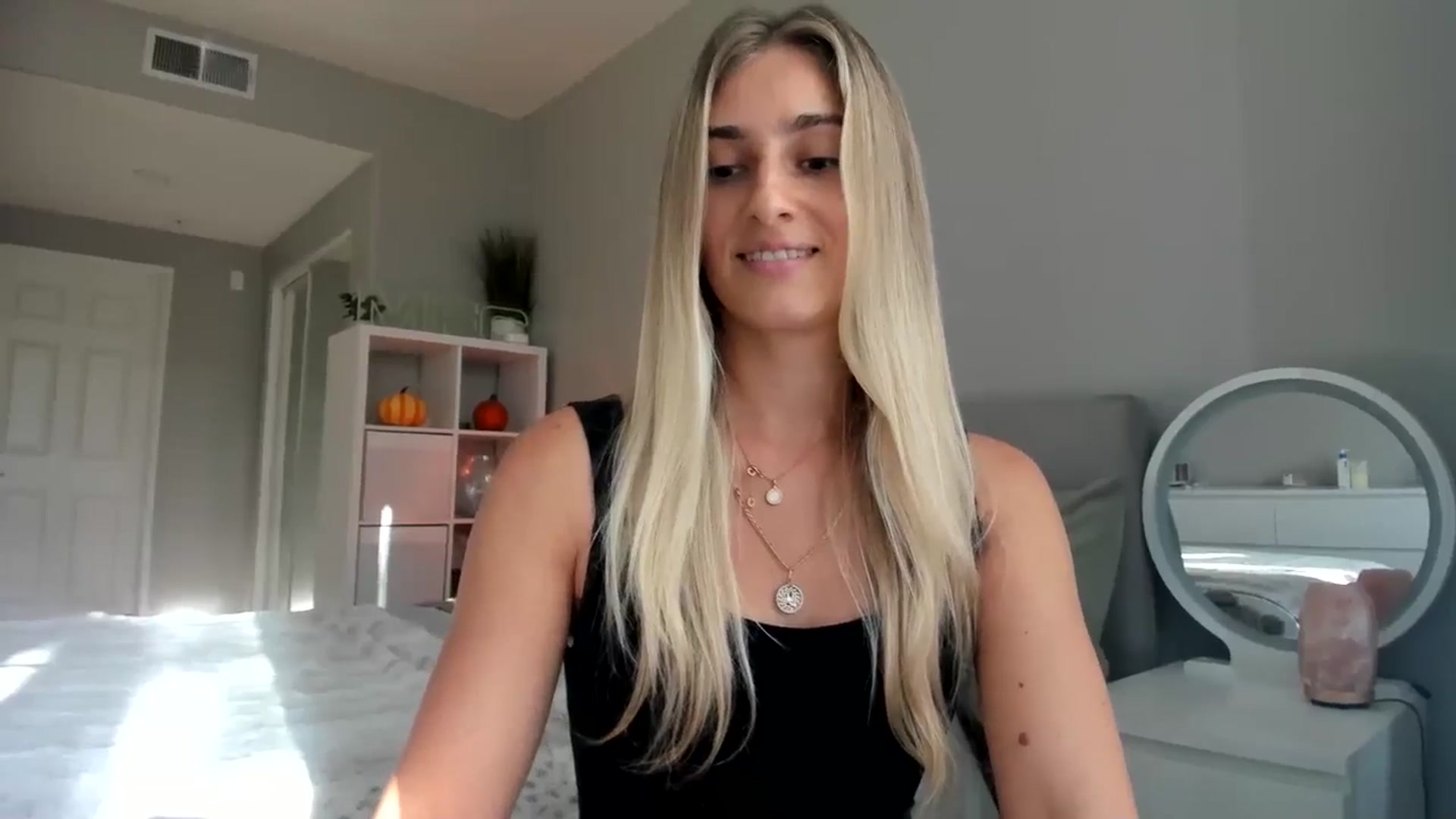 Gallery image thumbnail from Vodka_Queen's myfreecams stream on, 10/22/2025, 01:41 image 9 of 20